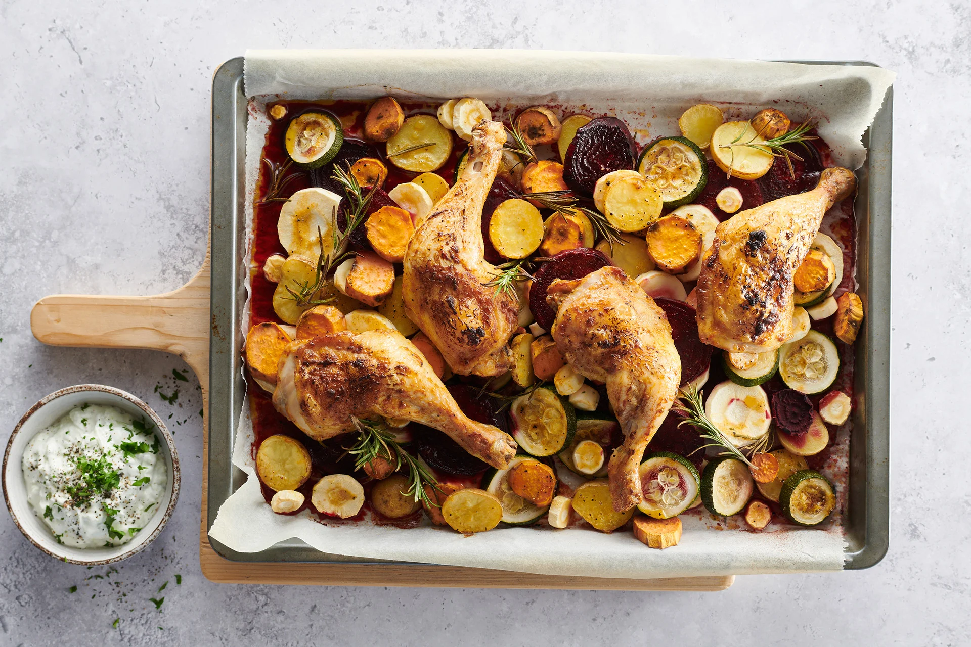 Poulet mit Gemüse vom Blech - Tiptopf Rezept